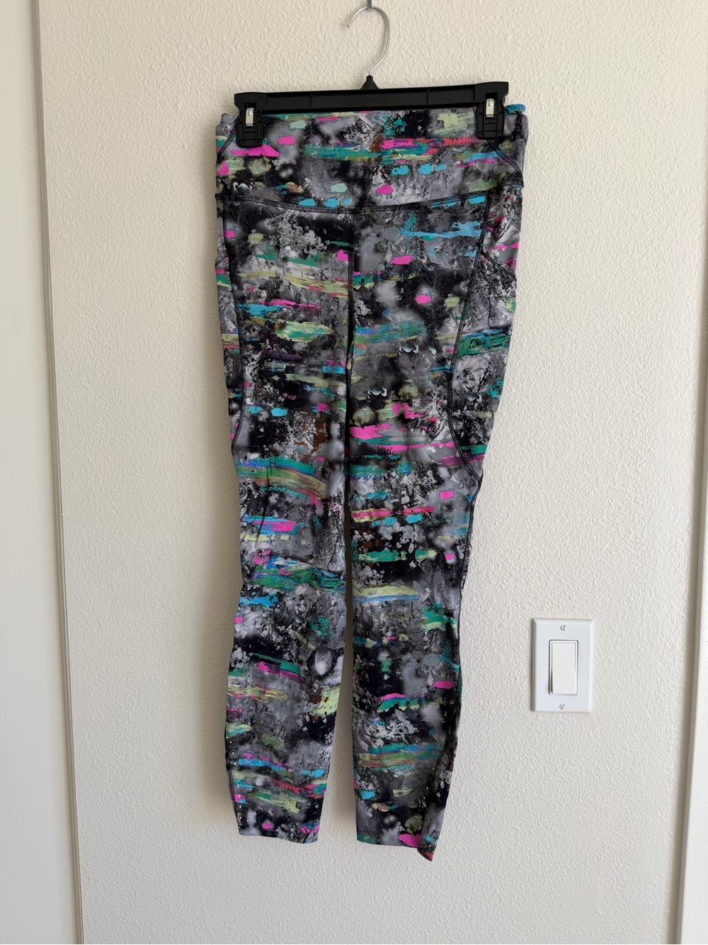 Lululemon Womens Multicolor Print Leggings - Black, Pink & Teal